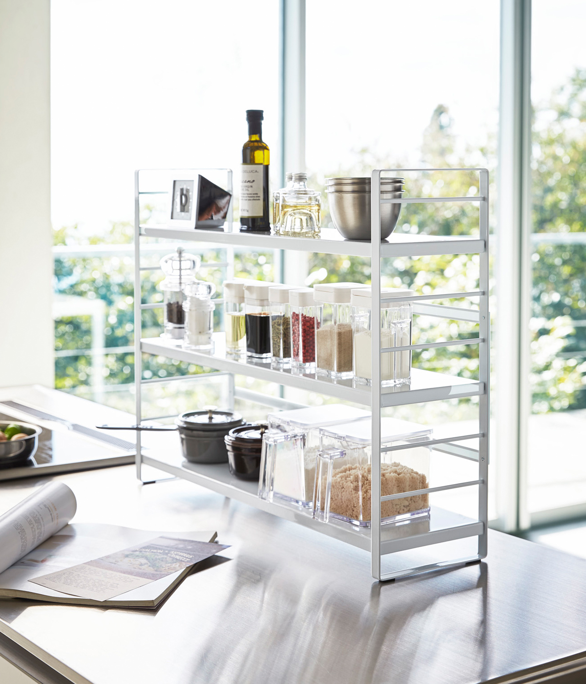 かなり実用的と話題！SNSで人気の山崎実業「tower」のおすすめキッチン