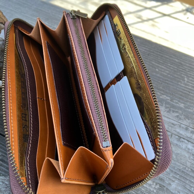 BELL'S SQUARE（ベルズスクエア） …【ツキノワグマレザー】ラウンド