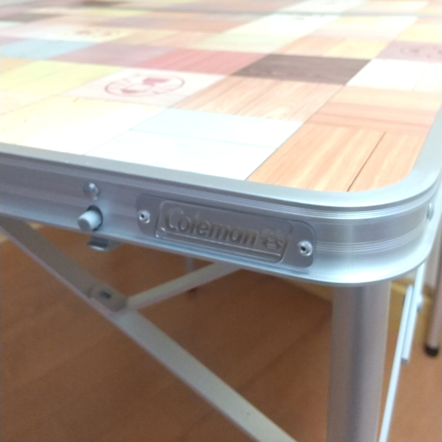 キャンプサイトが華やぐコールマンの「ナチュラルモザイクリビング