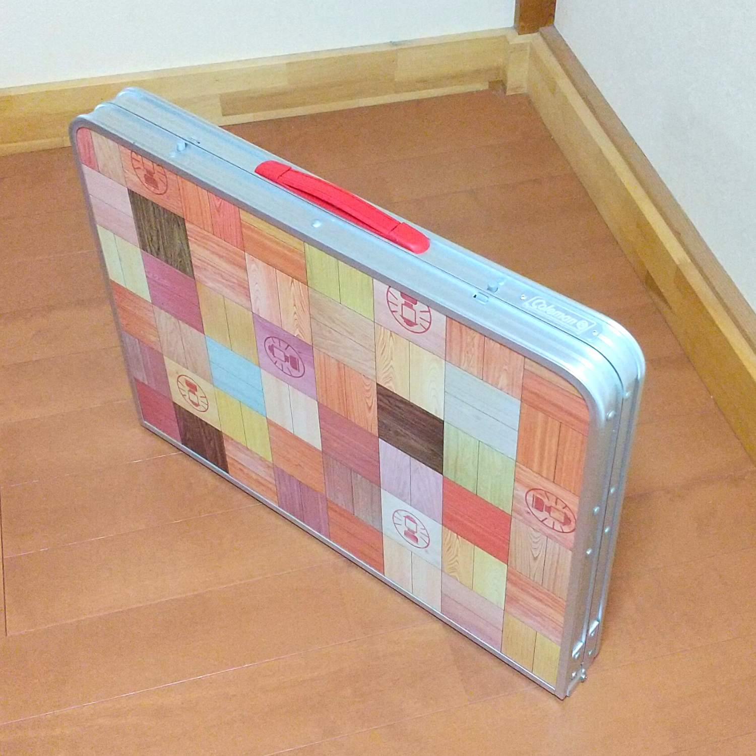 キャンプサイトが華やぐコールマンの「ナチュラルモザイクリビング