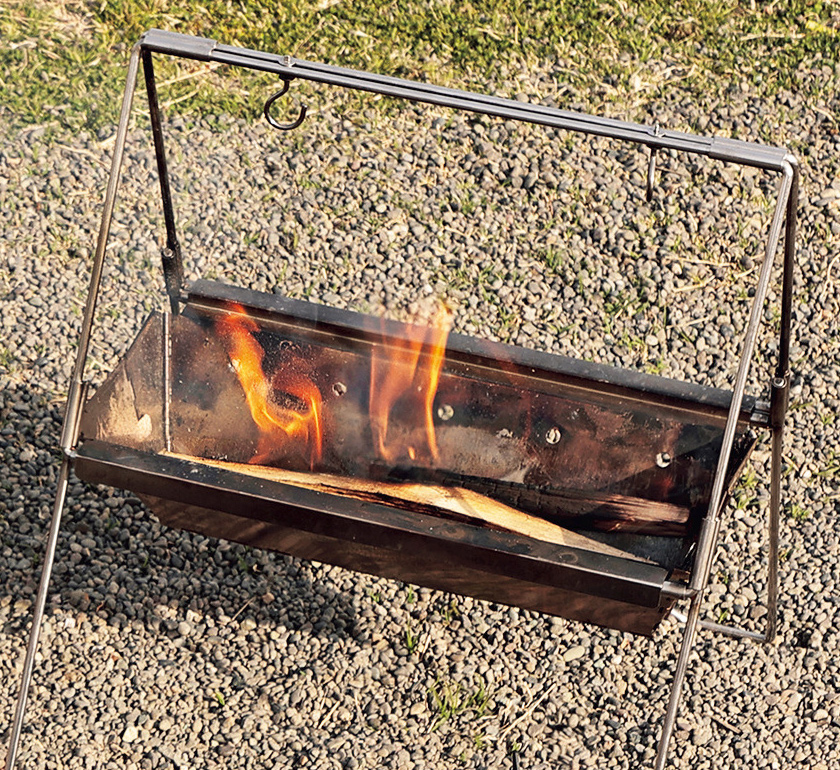 UNIFLAME (ユニフレーム) ／ 焚き火ベースsolo | 道具・ギア 【BE-PAL