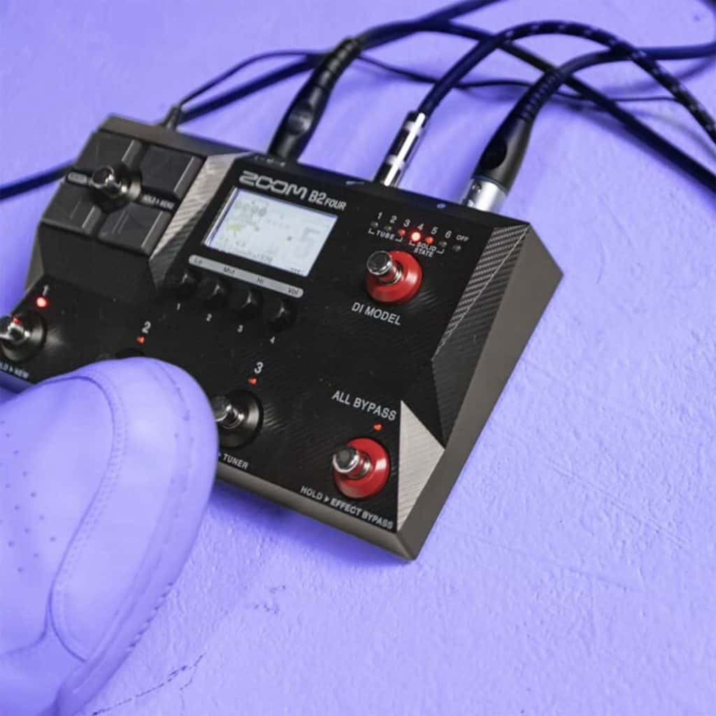 Zoom B2 Four - Bass Direct