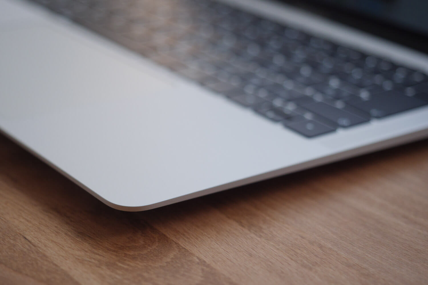 8GBで十分】MacBook Air 2018/2019 レビュー【カスタマイズ】 | ENHANCE