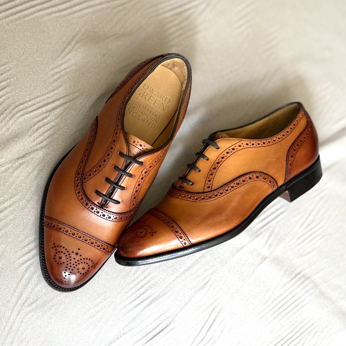 英国老舗メーカー、エドワードグリーンが手掛けるレディース靴です