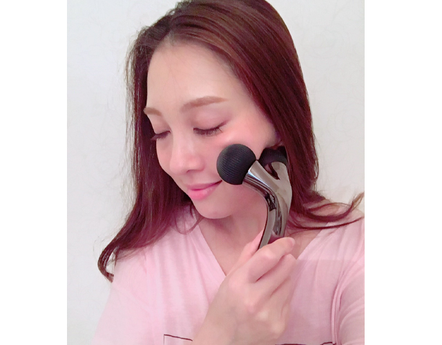 炭素の力に着目した美容ローラー！？MDNA SKIN（エムディーエヌエー