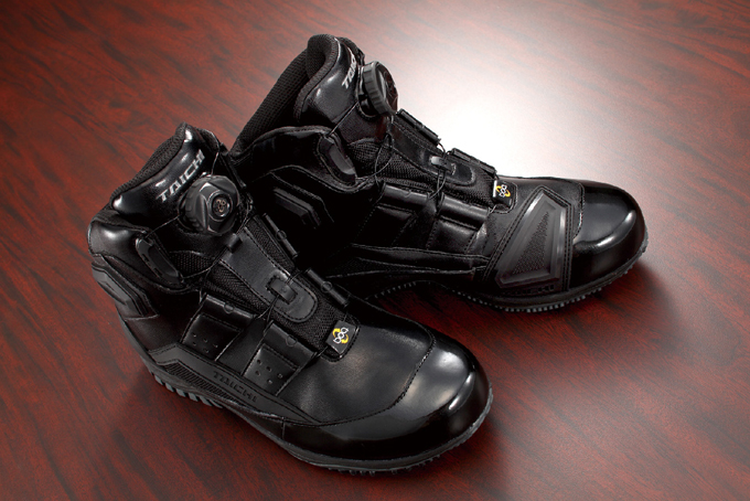 ダイヤル回してフィッティング、防水仕様で突然の雨もOK ROAD RIDER