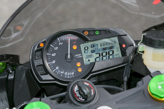 カワサキ ニンジャ ZX-6R ABS Special Edition – 排気量を636ccに拡大