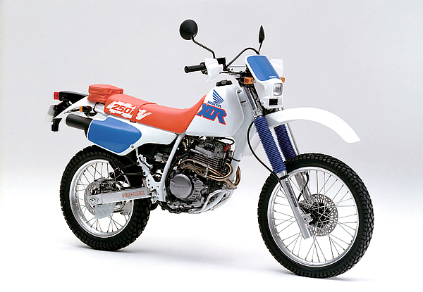 Page8】「XLR/ XR250」進化の変遷を辿る 特集記事 オフロードバイク