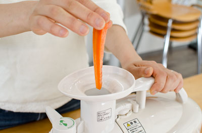 低速回転圧搾式ツインギアジューサー 「グリーンパワージューサー