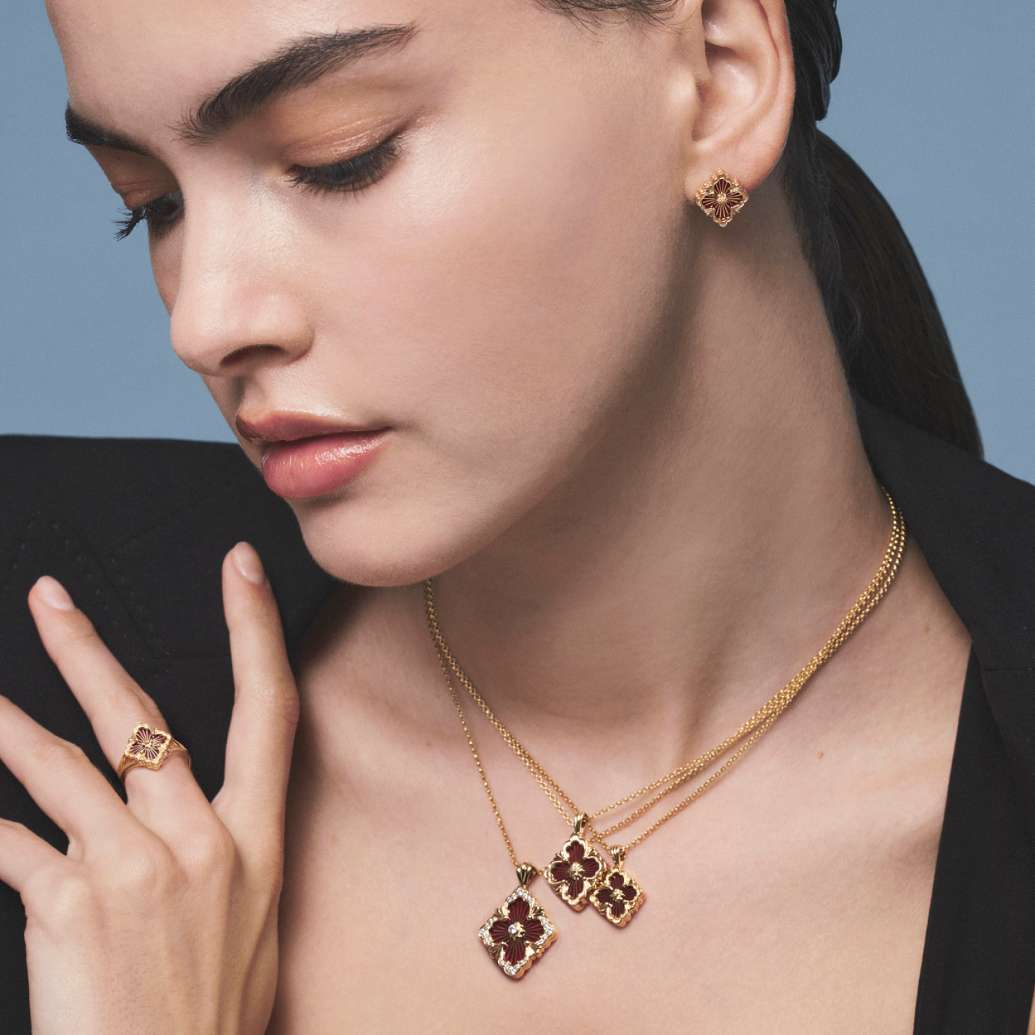 レッドエナメルバックグラウンド＆ラジアルチュール オペラ チュール