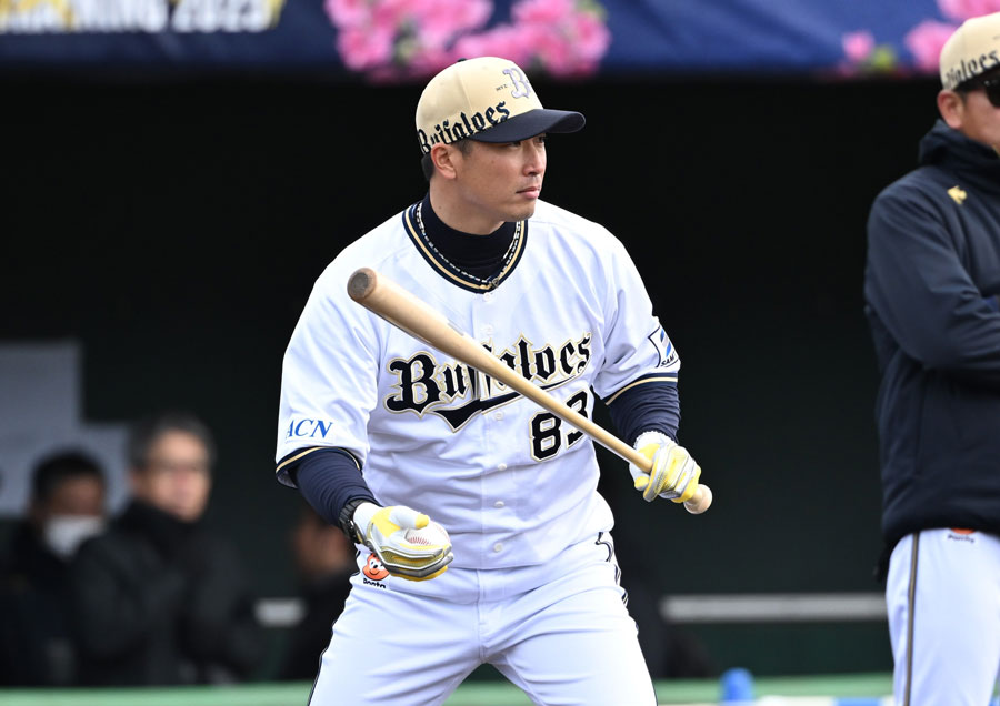 蔵出しノート】『キャンプで奮闘中！ 安達了一コーチが描く指導者像