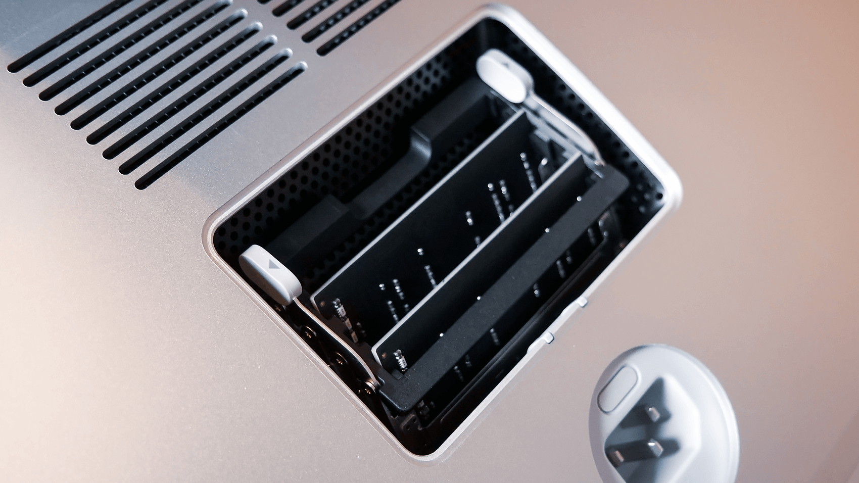 意外と簡単なiMac2019のメモリ増設方法。8GBから40GBにしてみた