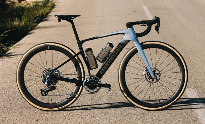 あのキャノンデール から新シナプス登場！『Synapse Carbon Hi-MOD