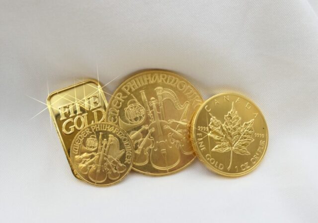 ウィーン金貨とメイプルリーフ金貨の違いを解説！ 価格比較と投資価値