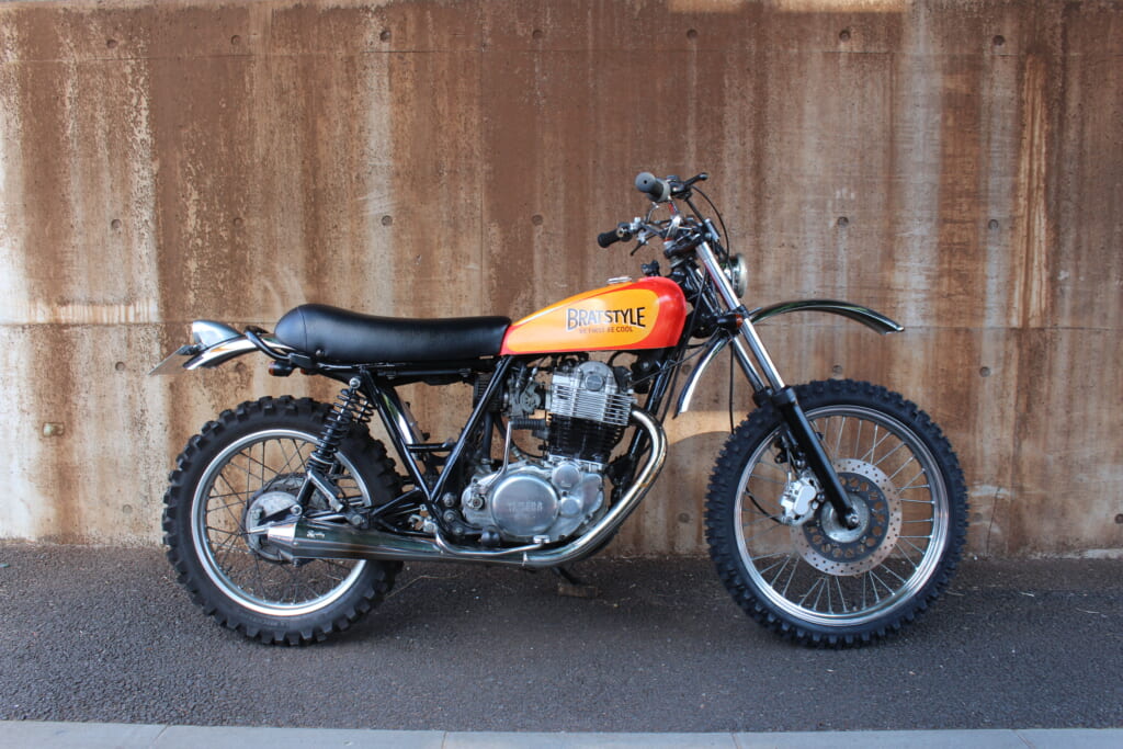 FOR SALE !! '03 YAMAHA SR400 VMX Chrome/Orange - ブラットスタイル