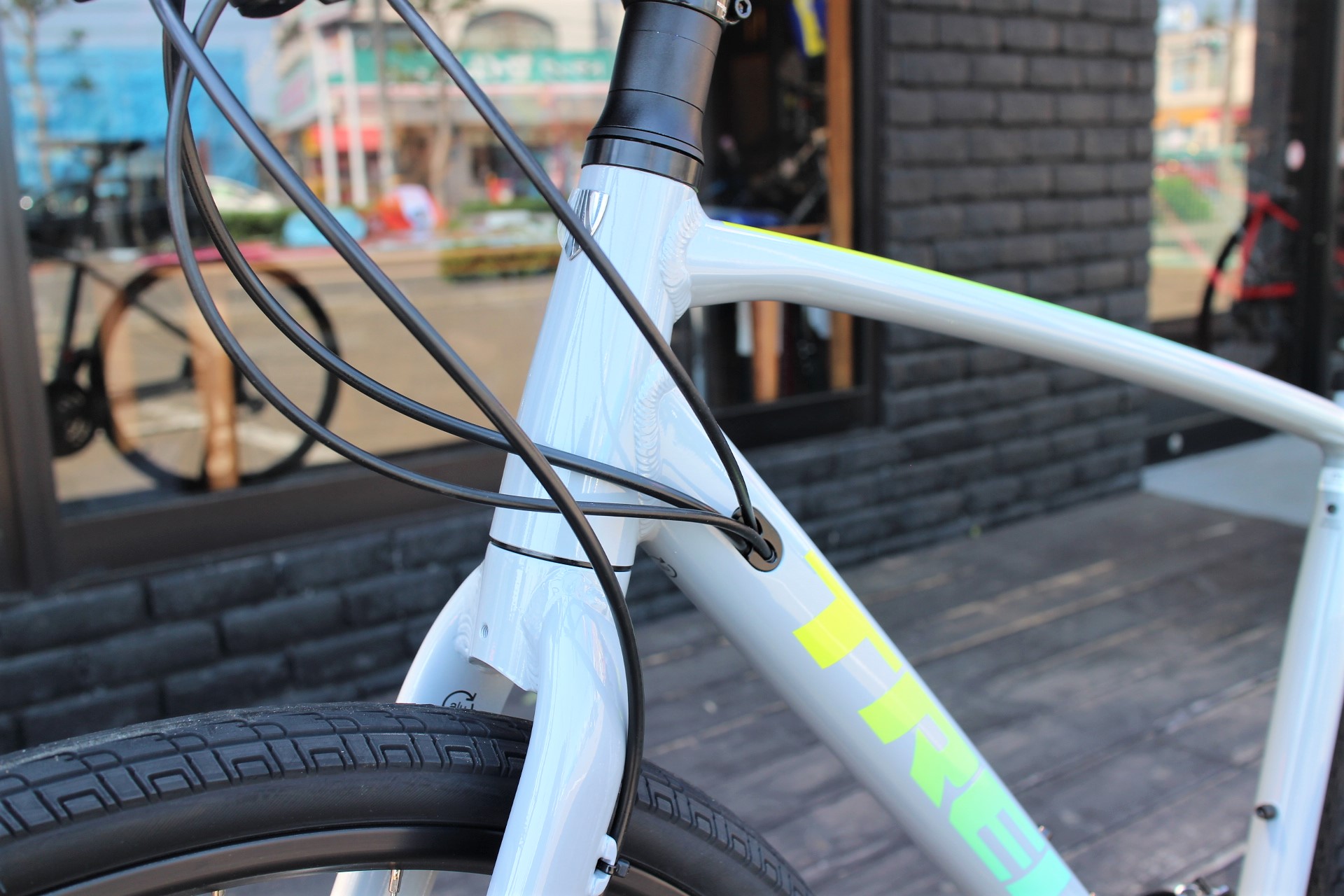 トレック 2020-2021年 FX2 Disc 油圧ブレーキ装備でコスパ最高のクロス