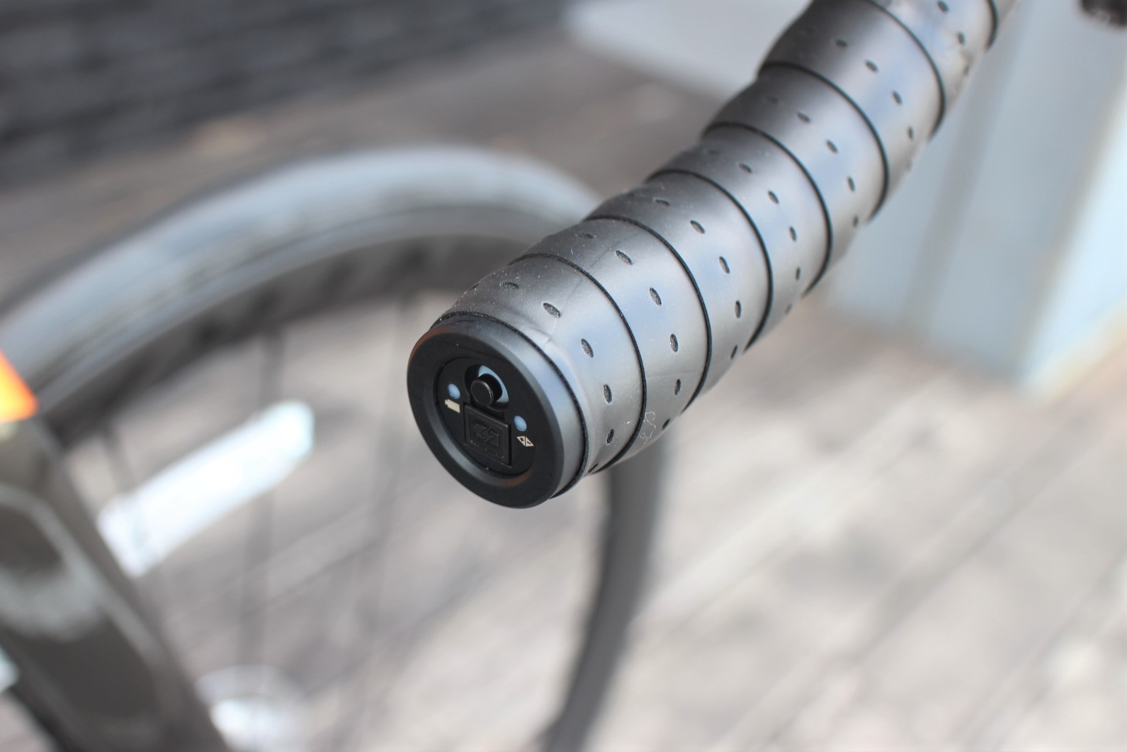 ボントレガー「Pro VR-C Road 」お手頃なロード用カーボンハンドルが新