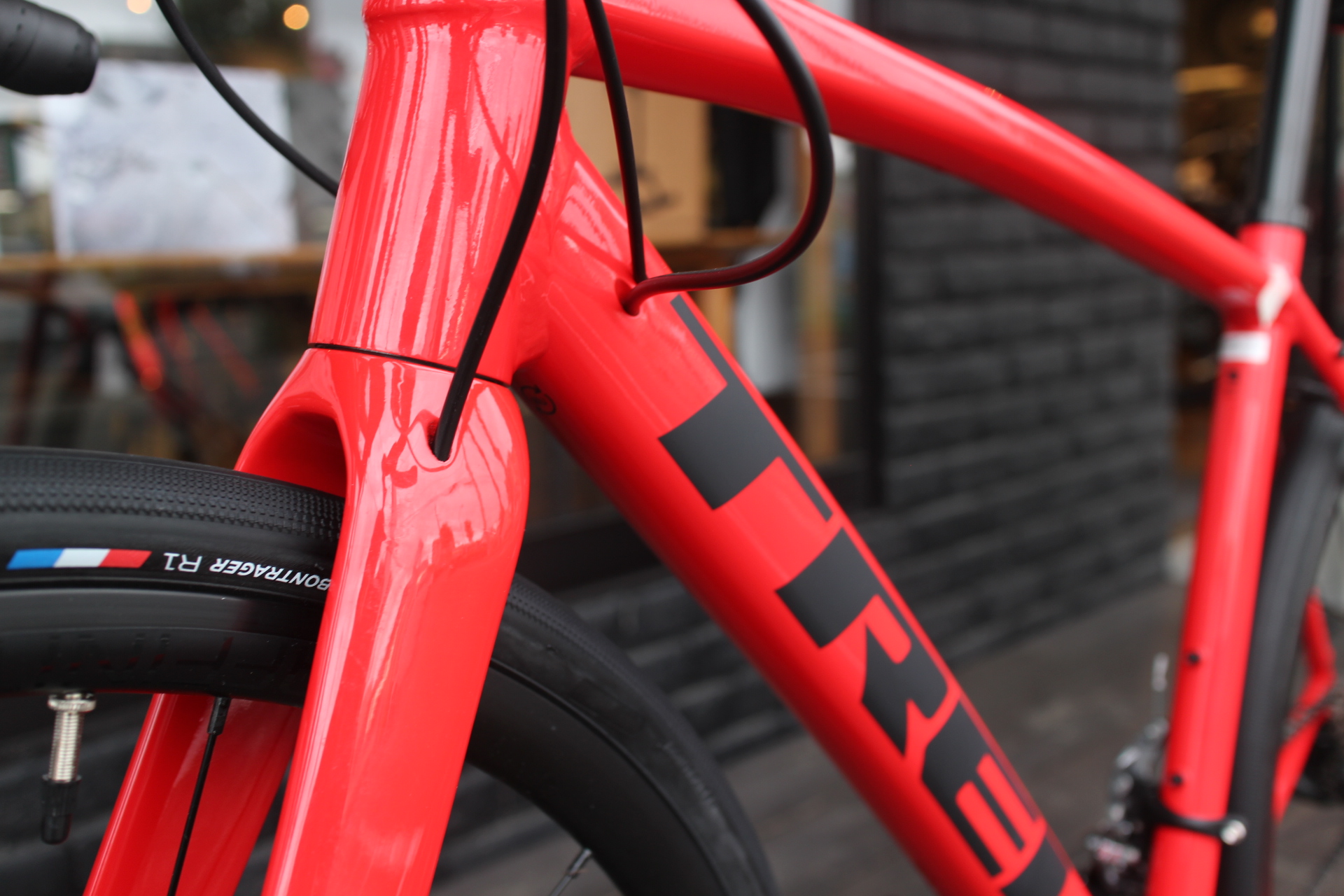 トレック 2021年 Domane AL4 Disc グラベルもいける油圧ディスク搭載