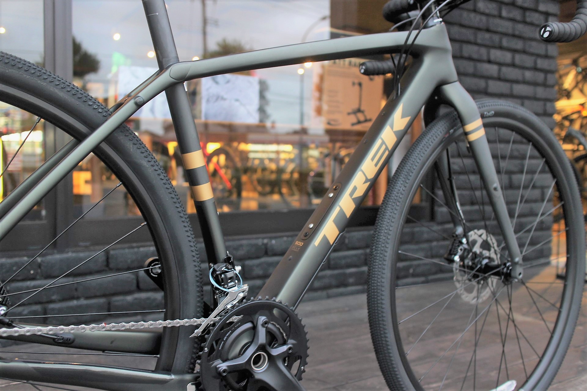 トレック 2021年 チェックポイントSL5 フルカーボンの本格グラベル