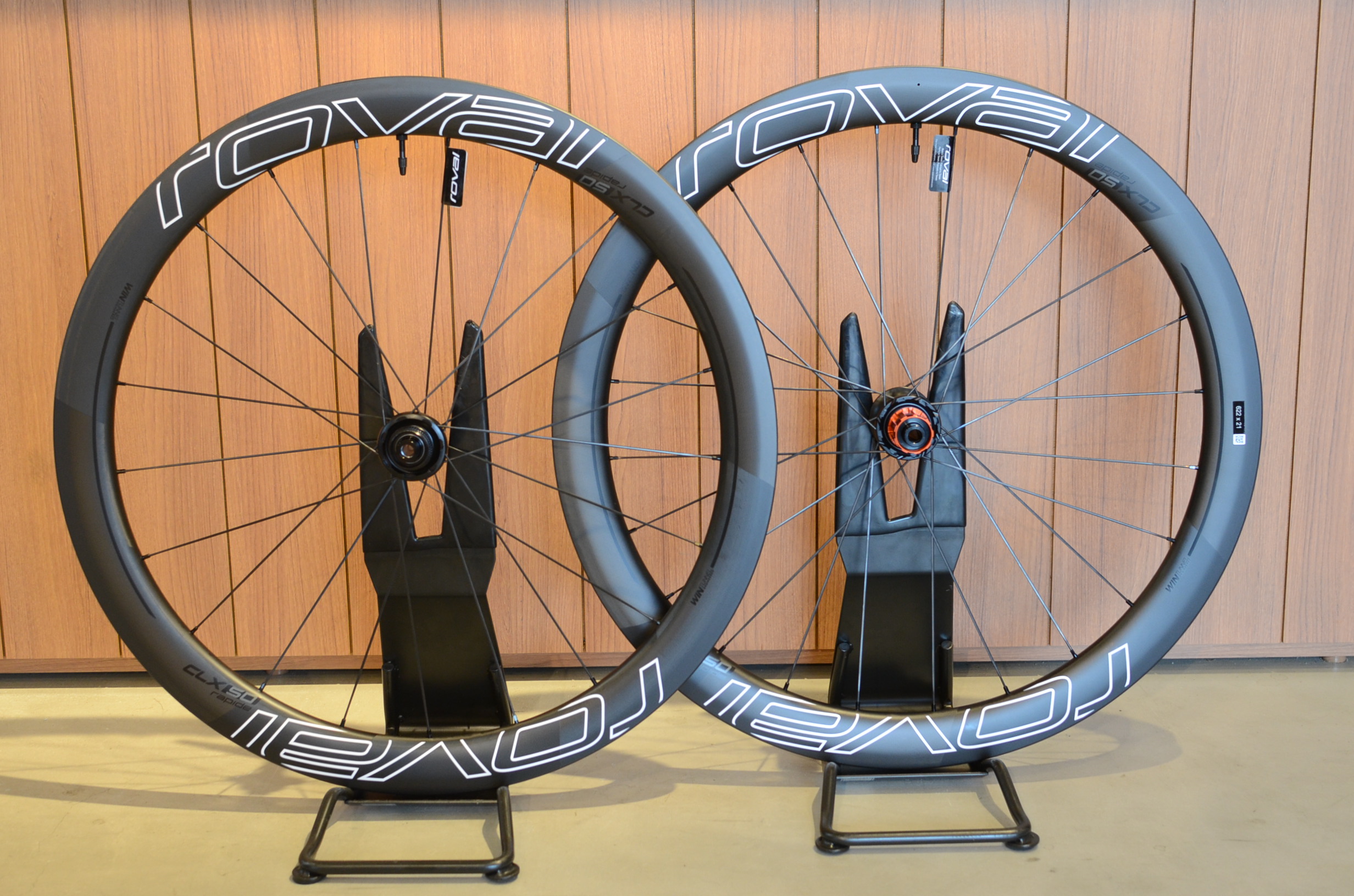 待望のROVAL CLX50 DISC WHITEロゴ入荷！ | BRENDA仙台泉店スタッフブログ