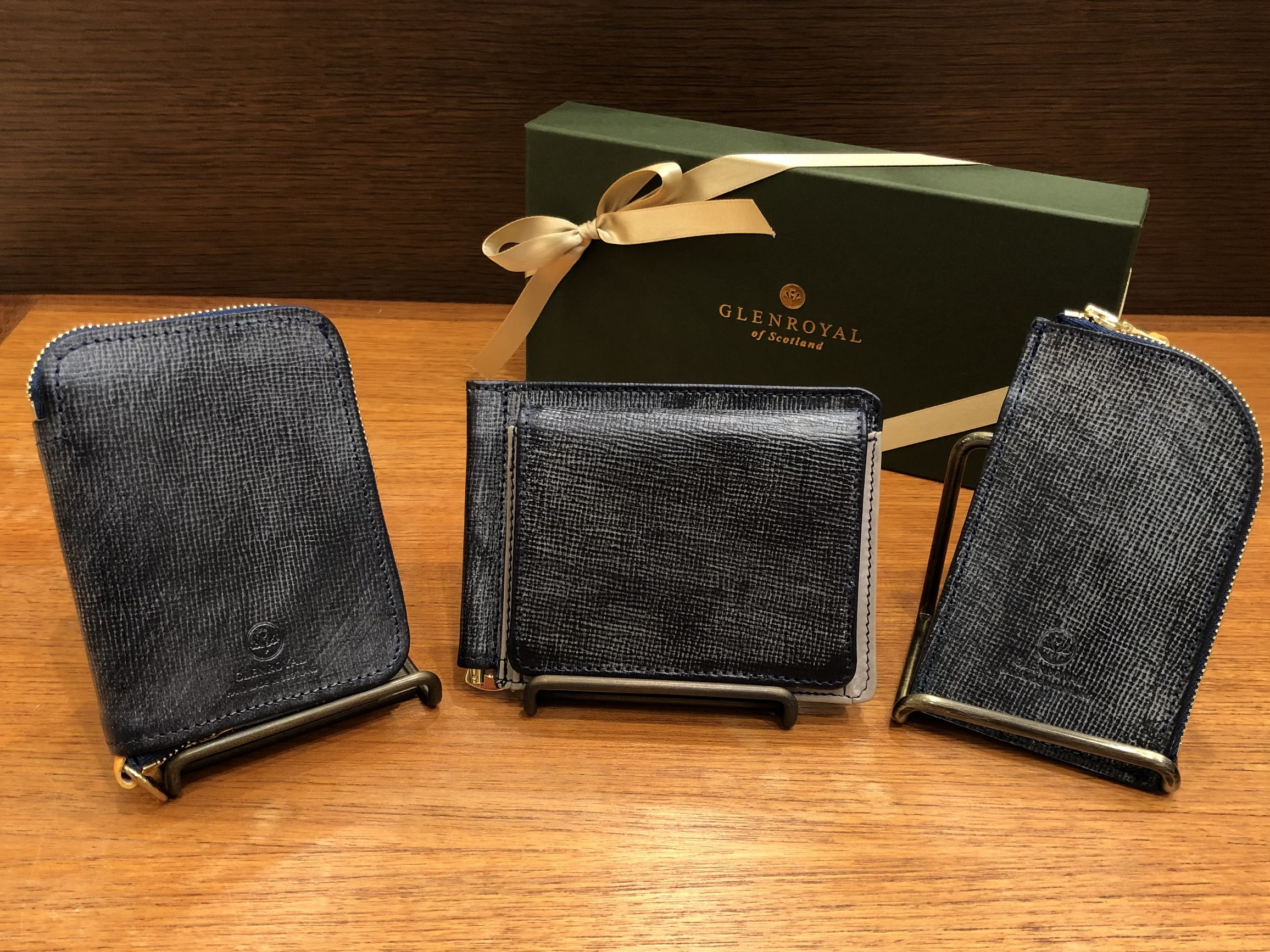 2種類のレザーが楽しめる、グレ﻿ンロイヤル新作コレクションのご紹介