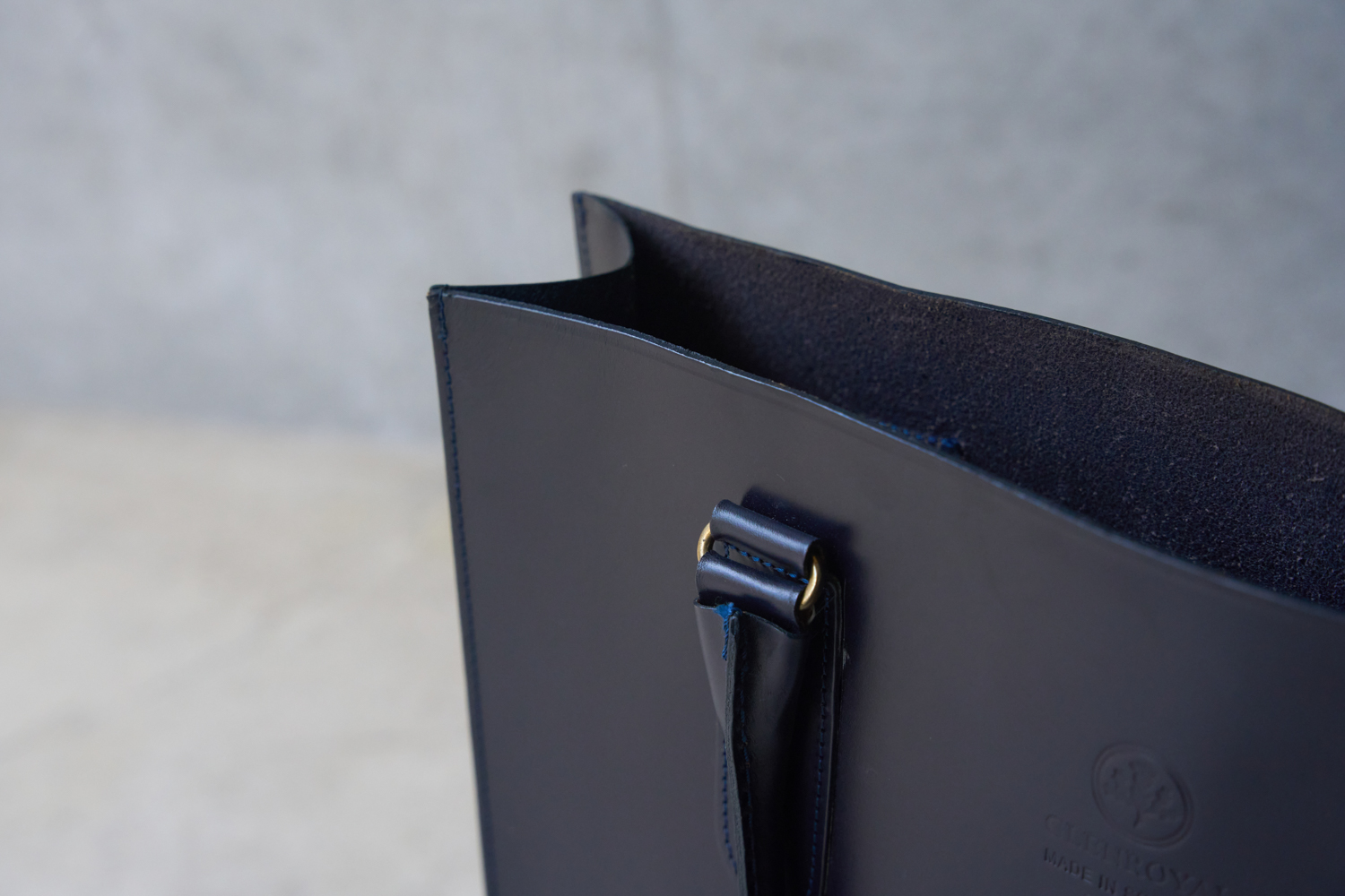 オンオフを自在に行き来する、グレンロイヤルの名作「2ハンドルトート