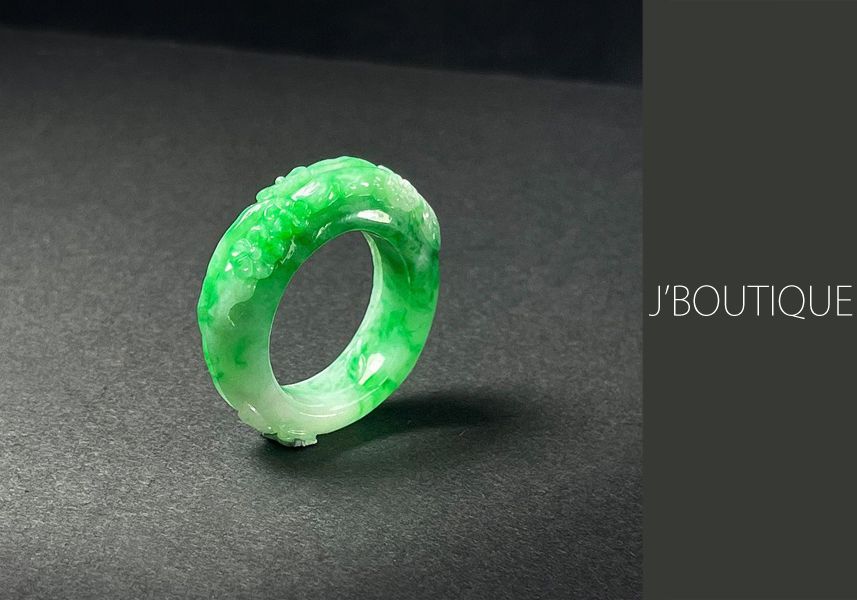 ミャンマー産天然無処理翡翠 花 くりぬき リング 指輪 明緑 ホワイト