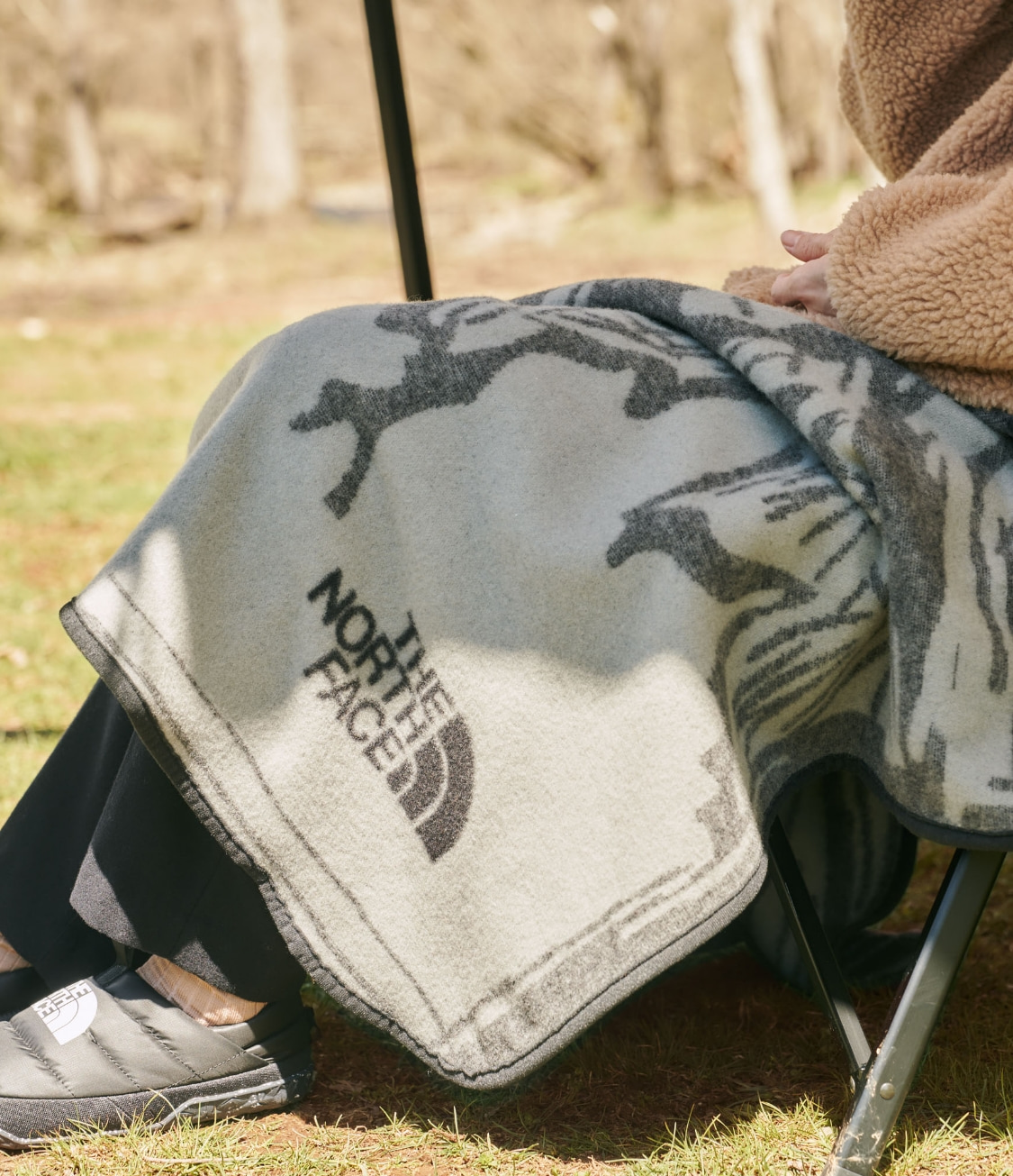 Light Wool Blanket | Online Camp Store | THE NORTH FACE CAMP