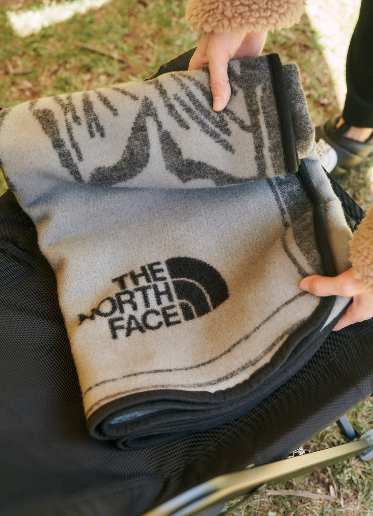 Light Wool Blanket | Online Camp Store | THE NORTH FACE CAMP