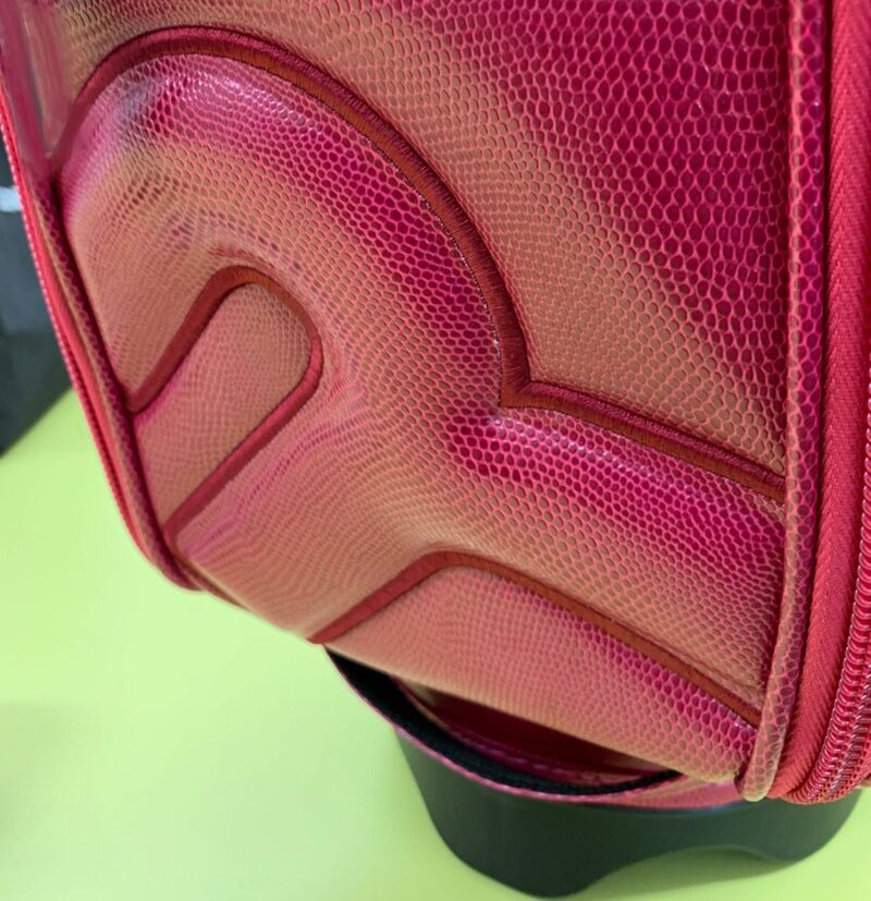 RODDIO（ロッディオ）［2021 プレミアム キャディーバッグ］現物の写真