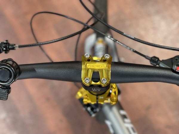 birdy カスタム】お客様のこだわりを詰め込んだbirdy × ゴールドパーツ