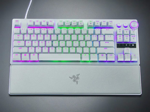 光学式ラピッドトリガーキーボードの白バージョン「Razer Huntsman V3