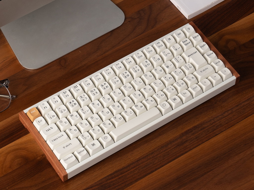 天然木フレームと磁気センサースイッチを組み合わせた「Keychron K2 HE
