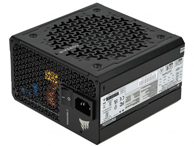 静かでド安定！柔軟ケーブルとショート筐体で使い勝手もイイ、CORSAIR