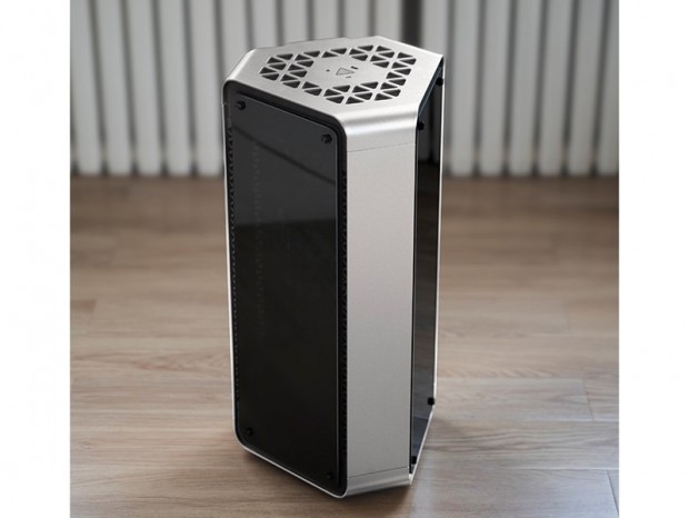 Jonsplus、360mm水冷や330mmグラフィックスを搭載できるMini-ITXケース