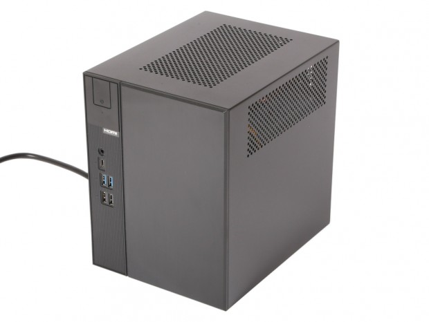 高性能ゲーミングPCを構築できるVGA対応小型ベアボーン、ASRock