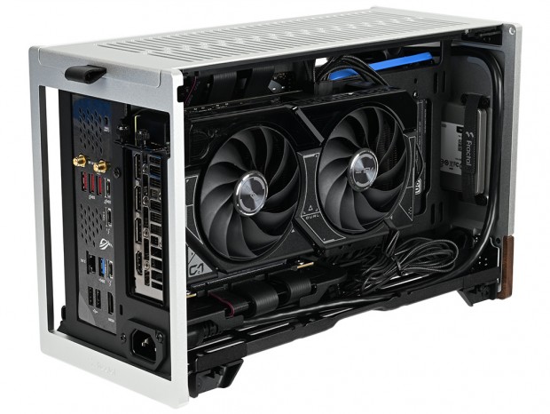 これで全てが分かる。Fractal Design「Terra」徹底解説