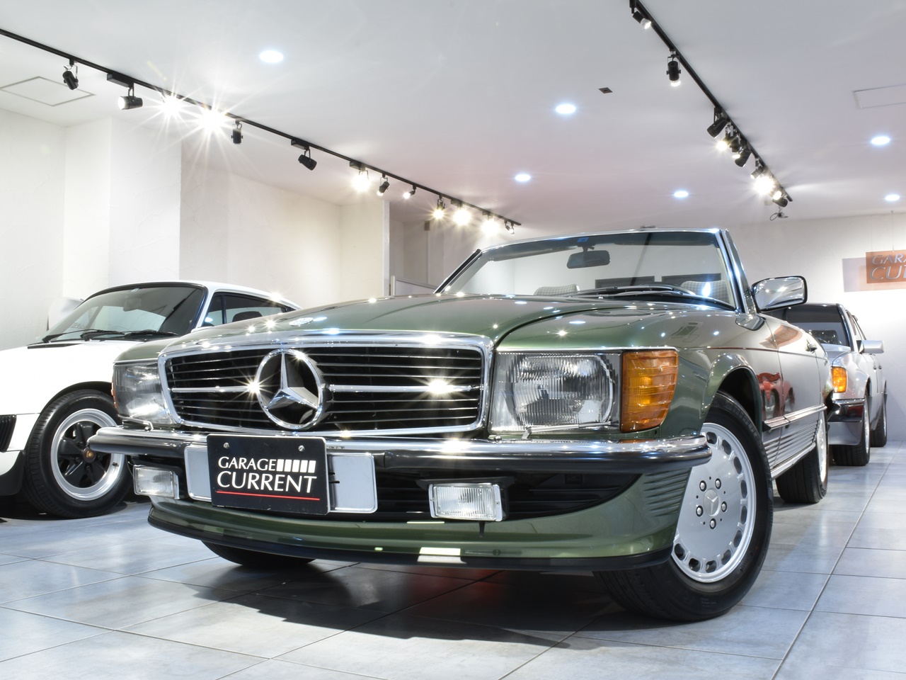 メルセデスベンツ|SLクラス|560SL 過去販売車輌 サイプレスグリーン の