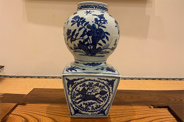 染付け花鳥文瓢瓶を高価買取｜中国美術買取実績 | 鑑定無料で相場も