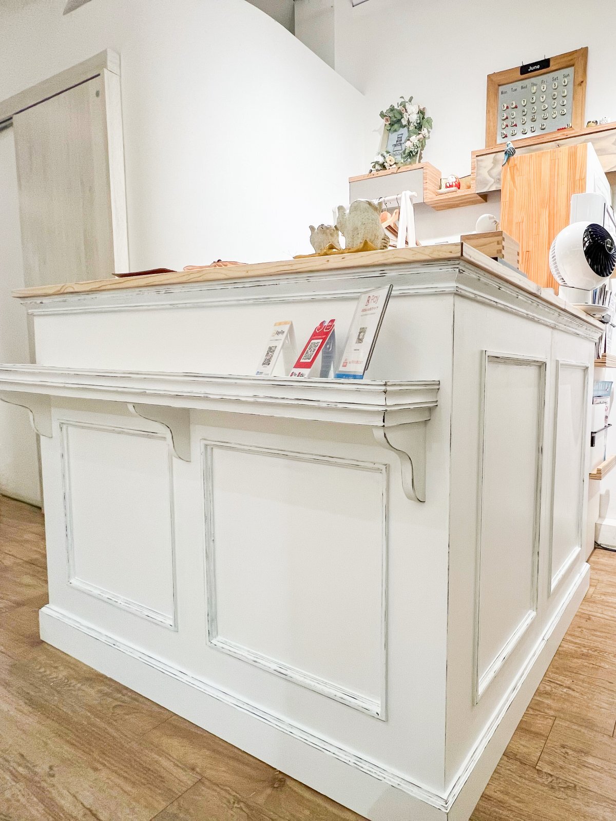 美容室やエステサロン向けL字型レジカウンターアンティークホワイト