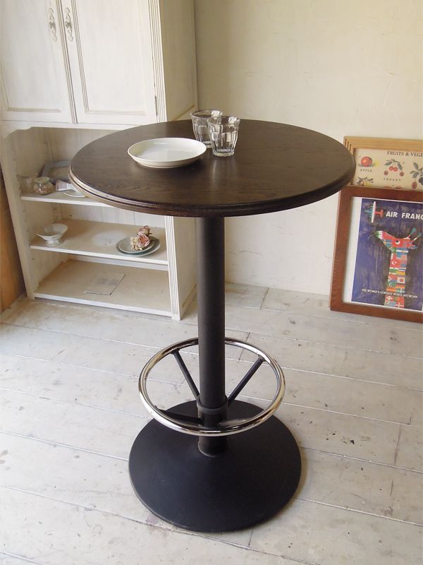 バーテーブルや立ち飲み屋テーブルは大阪東京のGrace Furniture