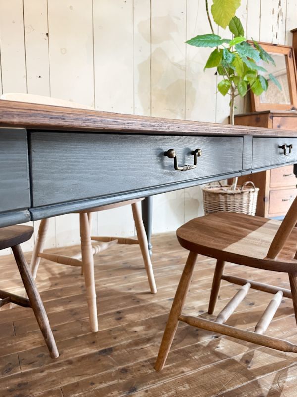 真鍮金具付きろくろ脚ターンドレッグダイニングテーブルw1600@大阪東京