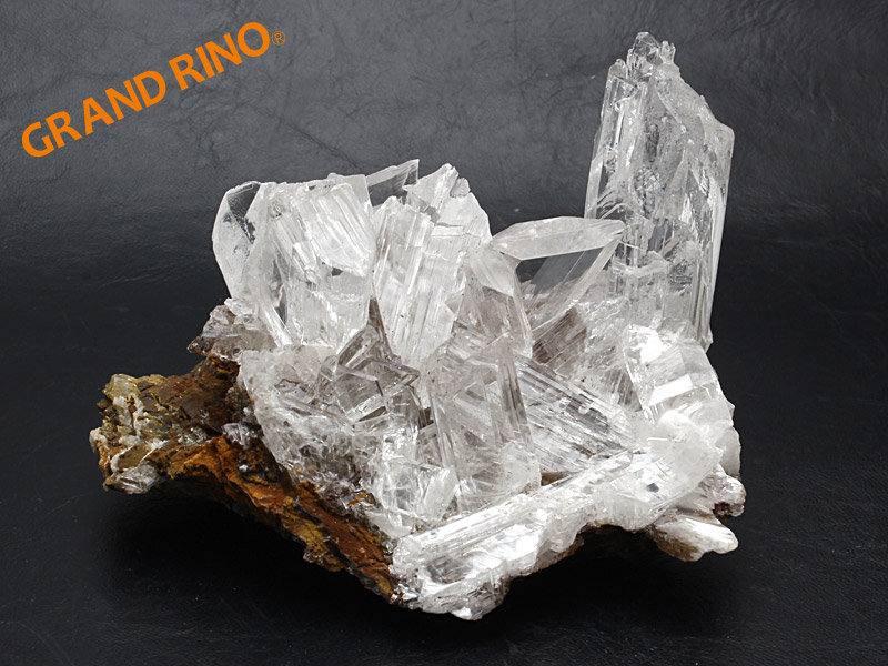 GRAND RINO / セレナイト クラスター母岩付 2 W90XH57XD78MM 230.00 GM