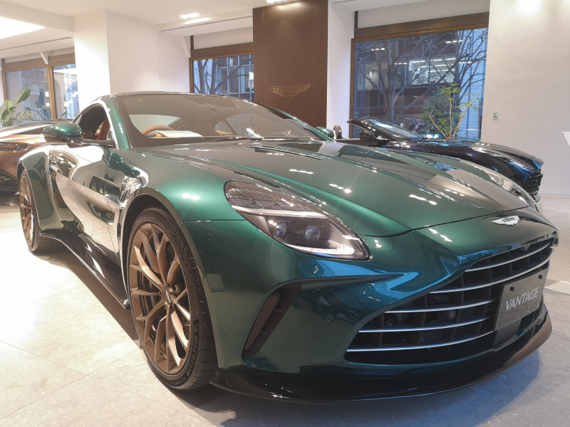 アストンマーティン ヴァンテージ 4.0L V8 RHD 新車 | アストン