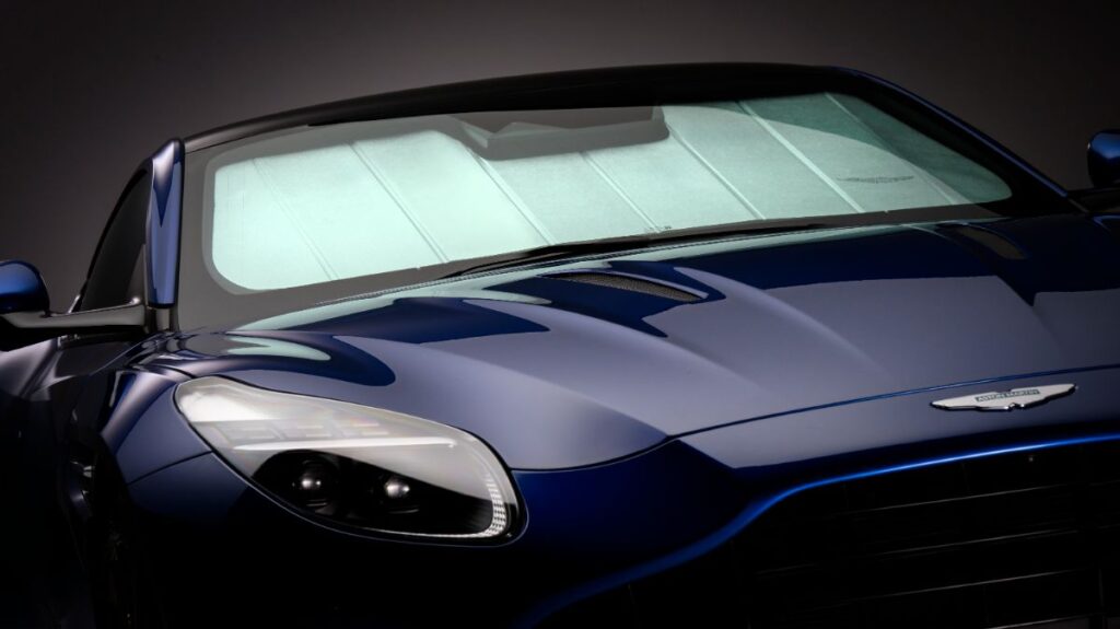 グッズ紹介 - アストンマーティン銀座 新車・中古車販売・買取