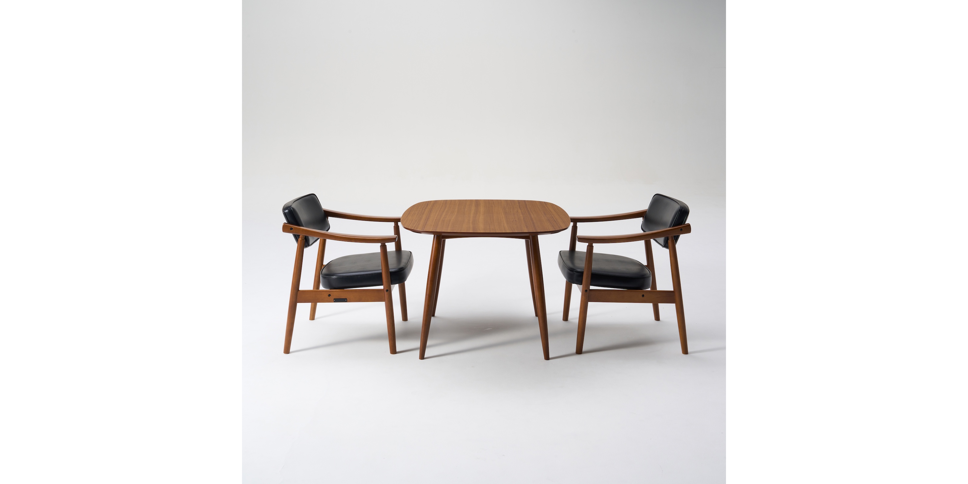 カリモク60 Dチェア・スタンダードブラック | D&DEPARTMENT