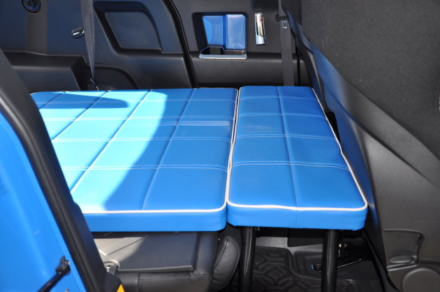 FJクルーザーで車中泊！フルオーダーでベッド製作！｜トランポ