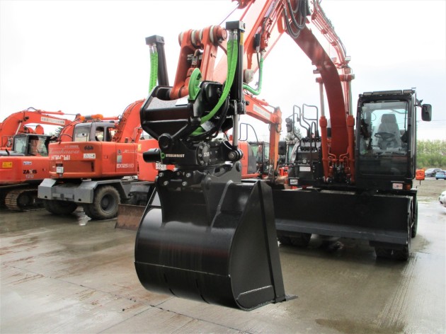 ポクレン仕様の日立建機ZX125W-6にチルトローテーターX18取付け｜建設