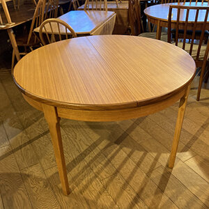 みんなが集う ～ビンテージ伸長式テーブル～ - DOUBLEDAY ダブルデイ