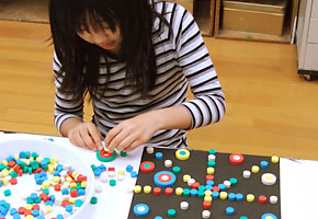 ケルンモザイク円弧・点線面・童具館